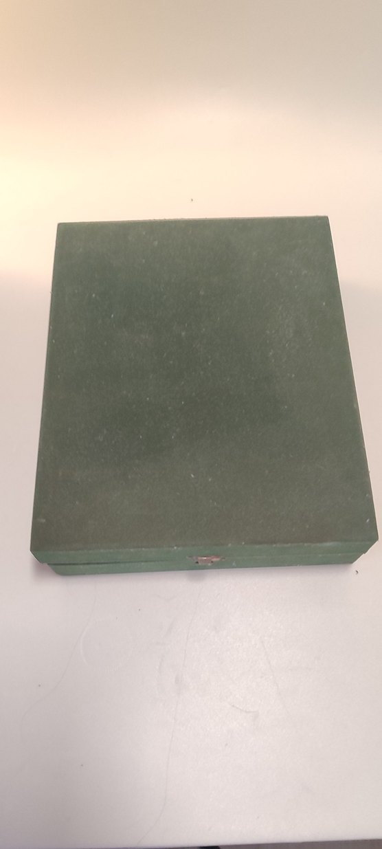 Yeşil Kadife Kaplama Mücevher Ödül Kutusu - Görsel 3