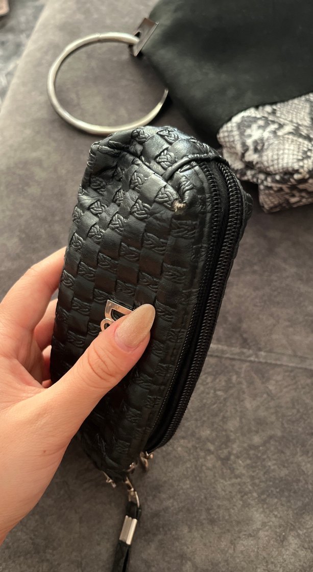 D&G Gri Deri Yılan Desenli Fermuarlı Çanta - Görsel 4