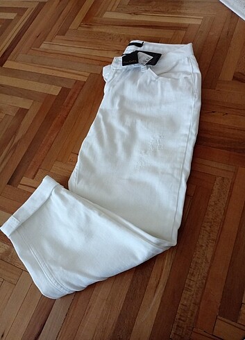 Beyaz mom jeans 