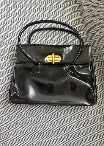 Siyah Parlak Deri Tokalı Kadın Çanta - Görsel 2