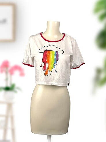 Diğer T-shirt %70 İndirimli.
