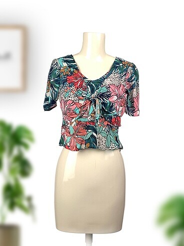 LC Waikiki Bluz %70 İndirimli.