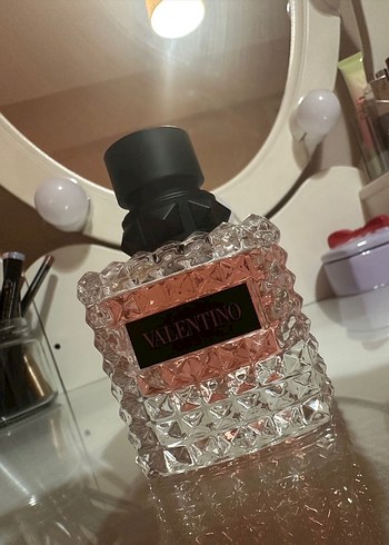 Valentino Donna Born In Roma Kadın Parfümü 50ml - Görsel 2