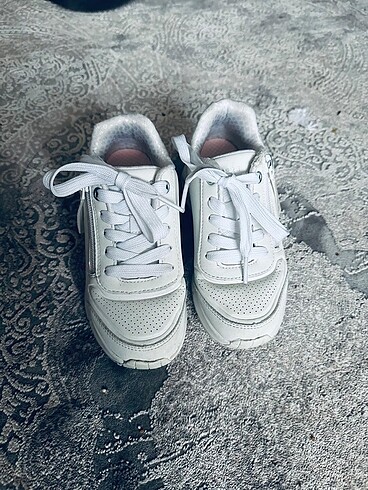 28 Beden Skechers kız çocuk spor ayakkabı