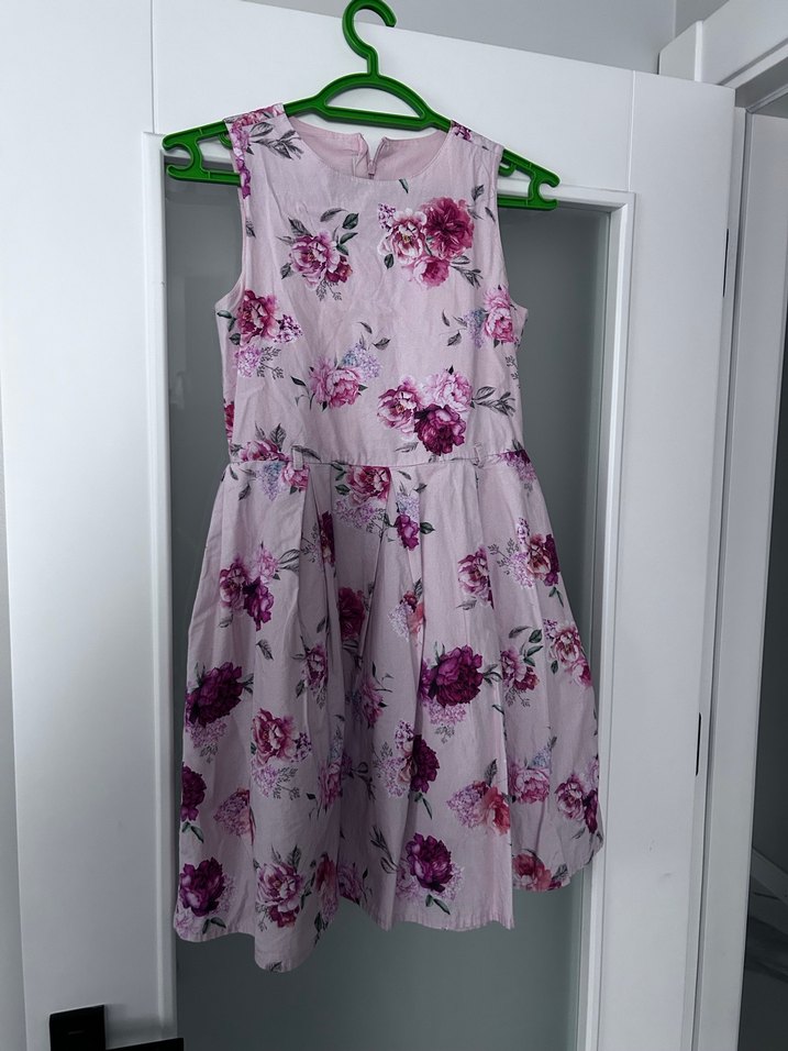 Kolsuz Pileli Çiçek Desenli Kız Elbise - Görsel 2