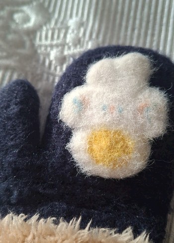 Kız Çocuk Mavi Nakışlı Kürklü Eldiven - Görsel 2