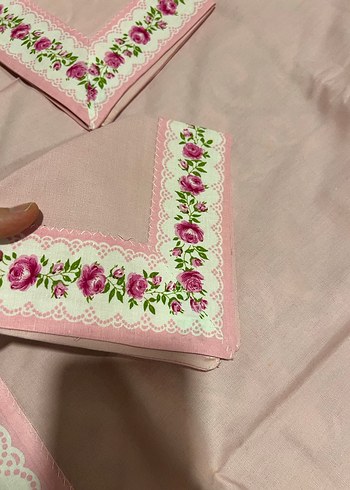Pembe İşlemeli Masa Örtüsü Seti - Görsel 4