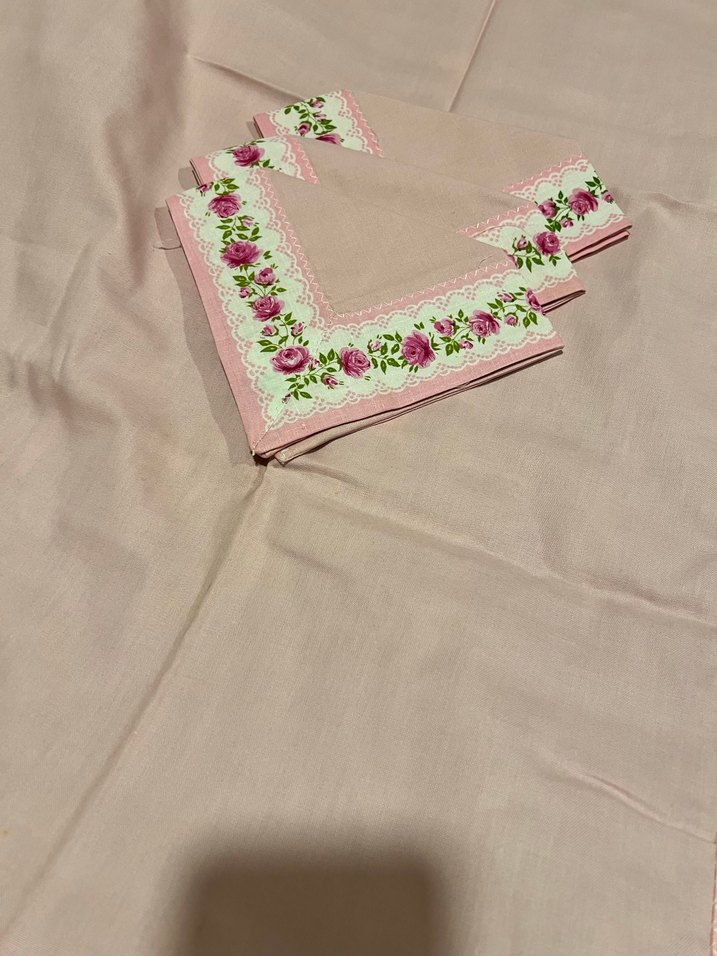 Pembe İşlemeli Masa Örtüsü Seti - Görsel 2