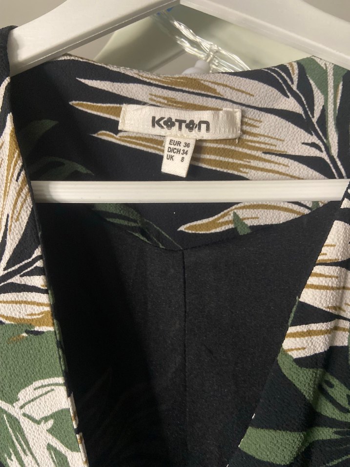 Koton Tropik Desenli Kruvaze Mini Elbise — görsel 3/5