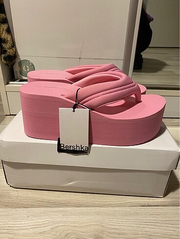 Bershka platform kadın terlik