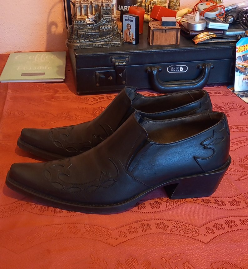 90'lar Hakiki Deri Cowboy Bot — görsel 2/11