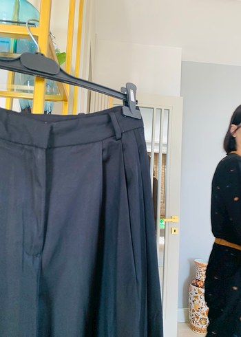 Zara Siyah Pilili Kadın Kumaş Pantolon - Görsel 5