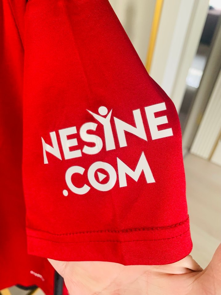 Kırmızı Erkek Kısa Kollu Beşiktaş Ernest Muci Forma 23-24 sezonu - Görsel 4