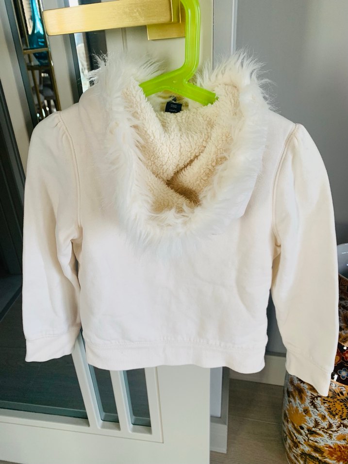 Kız Çocuk Beyaz Kürklü Kapüşonlu Sweatshirt - Görsel 5