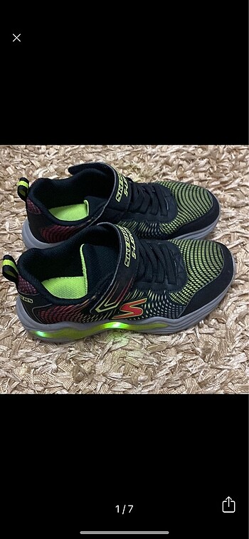 Skechers