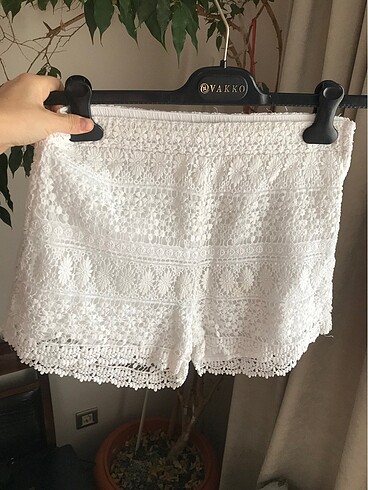 36 Beden stradi güpürlü şort