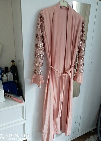 Pullu abaya