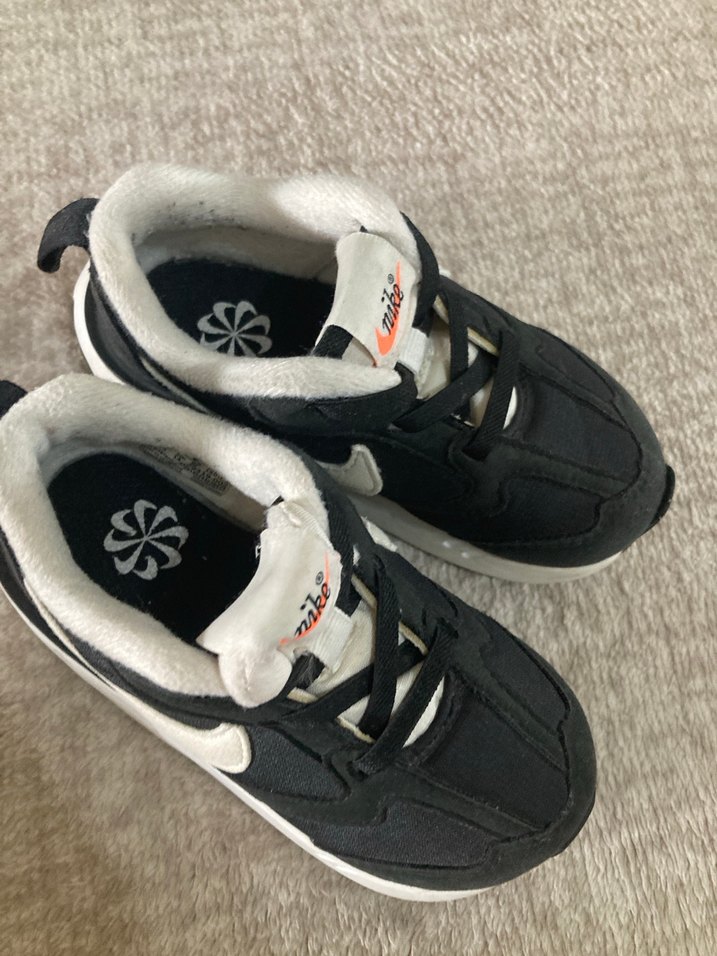 Erkek Çocuk Siyah Cırt Cırtlı Spor Ayakkabı - Görsel 2