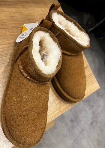 Ugg Orginal Ugg Hediye Gelmistir Numarasi Kucuk Oldugu İcin Satyrm