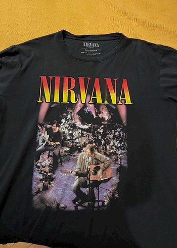 Pull and Bear Nirvana Siyah Konser Baskili Tisort