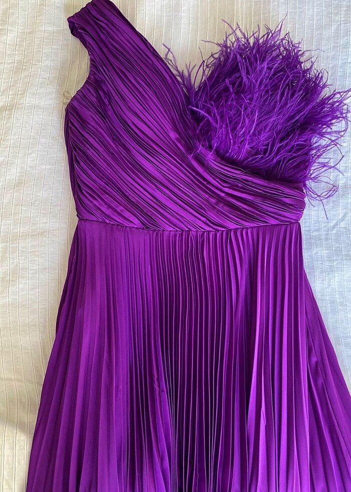 Otrişli tek kol piliseli saten elbise - Görsel 3