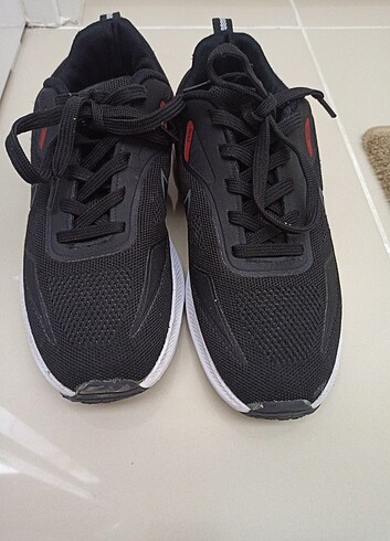 42 Beden siyah Renk Tertemiz Nike ayakkabı 
