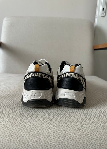 Beyaz Gri Yılan Desenli Spor Ayakkabı - Görsel 4