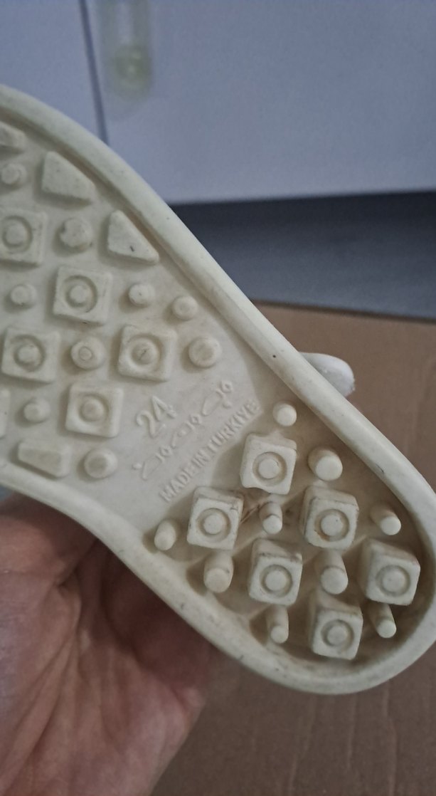 Kız Çocuk Beyaz Tokalı Kauçuk Sandalet - Görsel 2