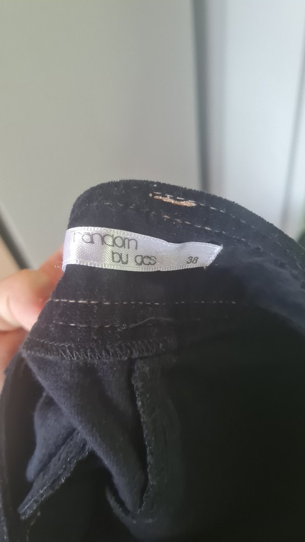 Şık Siyah Mini Etek — görsel 2/3