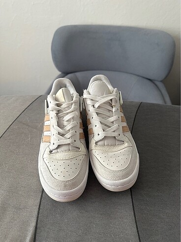 Adidas forum low