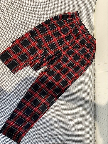 bershka ekoseli pantolon