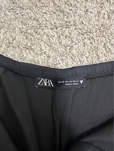 xs Beden Zara saten şort