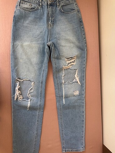 Yırtık Kot Pantolon