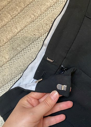 Kadın Siyah Piliseli Kumaş Pantolon - Görsel 2