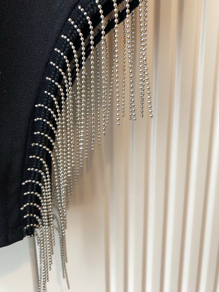 Siyah Yüksek Yakalı Kolsuz Midi Elbise - Görsel 3