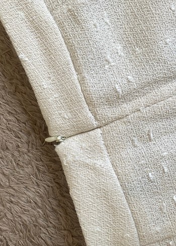 Düğmeli Beyaz Nakışlı Keten Mini Etek - Görsel 4