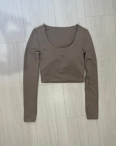 parmak detaylı spor crop
