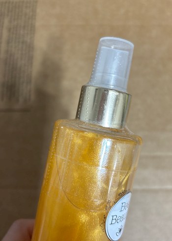 Beden Renk Bee Beauty Gold Işıltılı Vücut Spreyi 250 ml
