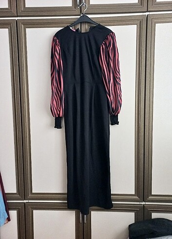 Diğer Kolları zebra desenli elbise