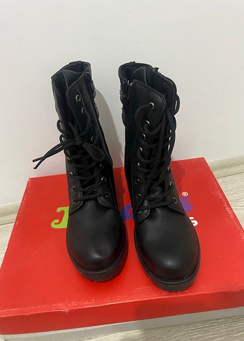35 Beden siyah Renk Siyah Goth Yüksek Topuklu Kemerli Kadın Bot