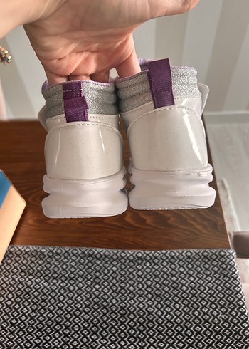 SIFIR Kız Çocuk Beyaz Işıklı Spor Ayakkabı - Görsel 6