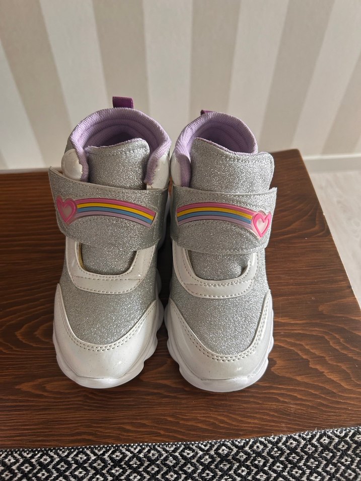 SIFIR Kız Çocuk Beyaz Işıklı Spor Ayakkabı - Görsel 4