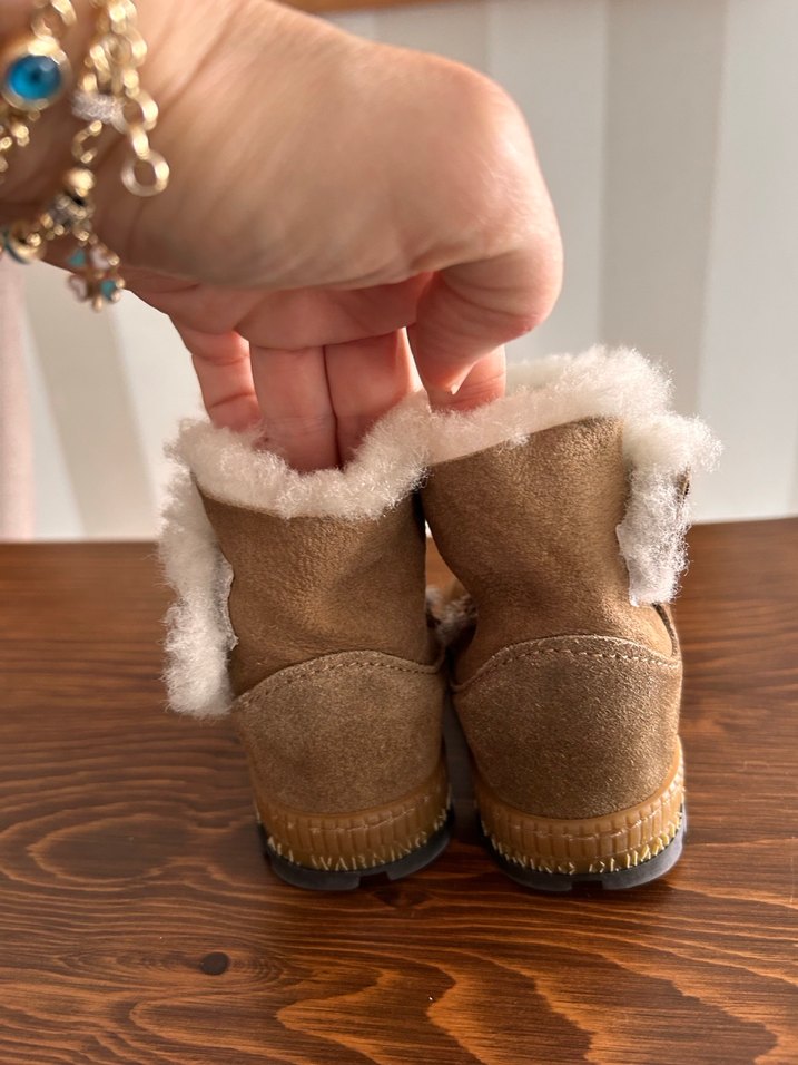 Kız Çocuk Kahverengi Peluş Detaylı Bot - Görsel 4