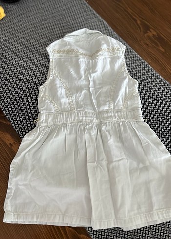 Kız Çocuk Beyaz Kolsuz Nakışlı Keten Elbise - Görsel 3