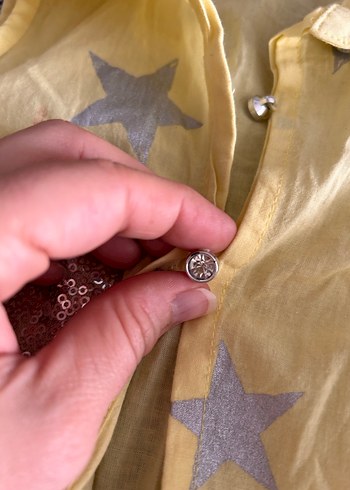 Sarı Nakışlı Kız Bluzu, Düğmeli, Salaş Kesim - Görsel 3