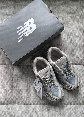 New Balance 9060