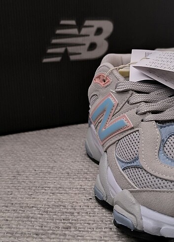 39 Beden beyaz Renk New Balance 9060