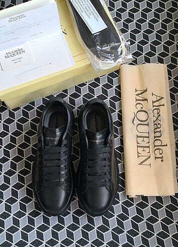 Alexander McQueen 