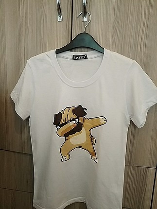 Beyaz köpek baskılı t-shirt 