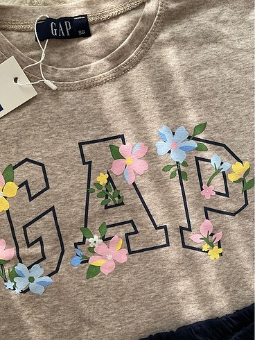 Gap Gap Çiçekli Şortlu Takım
